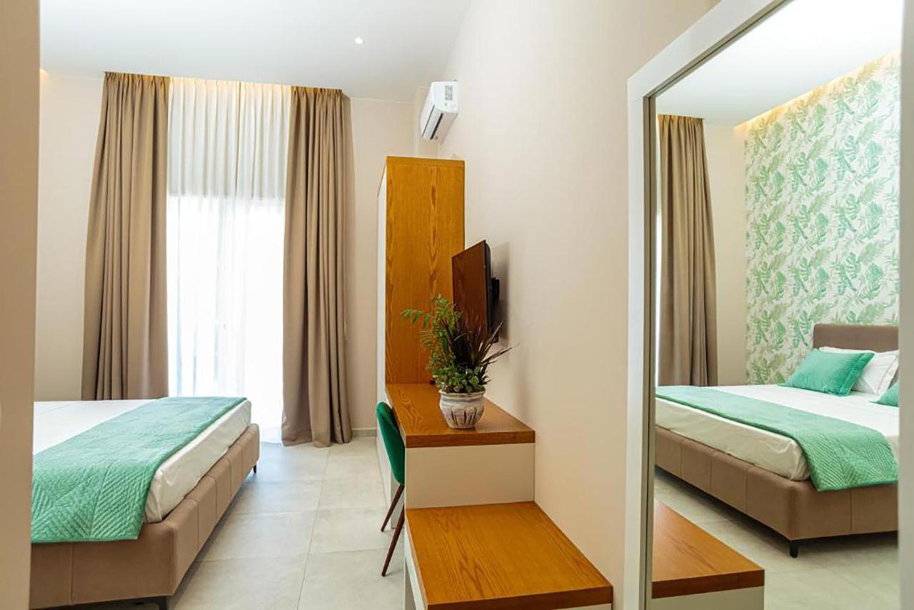 Toto Hotel & Apartments Radhime Exterior photo