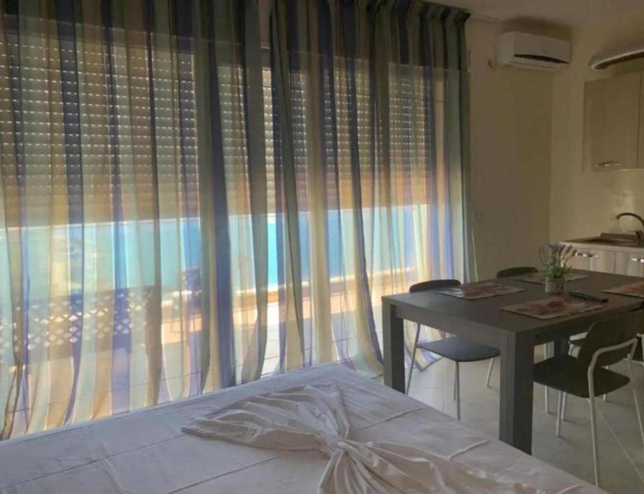 Toto Hotel & Apartments Radhime Exterior photo