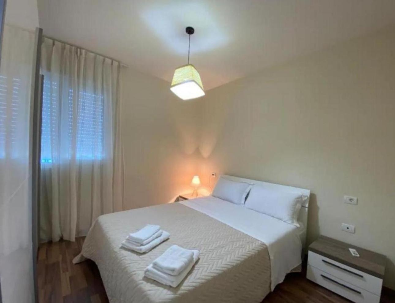 Toto Hotel & Apartments Radhime Exterior photo